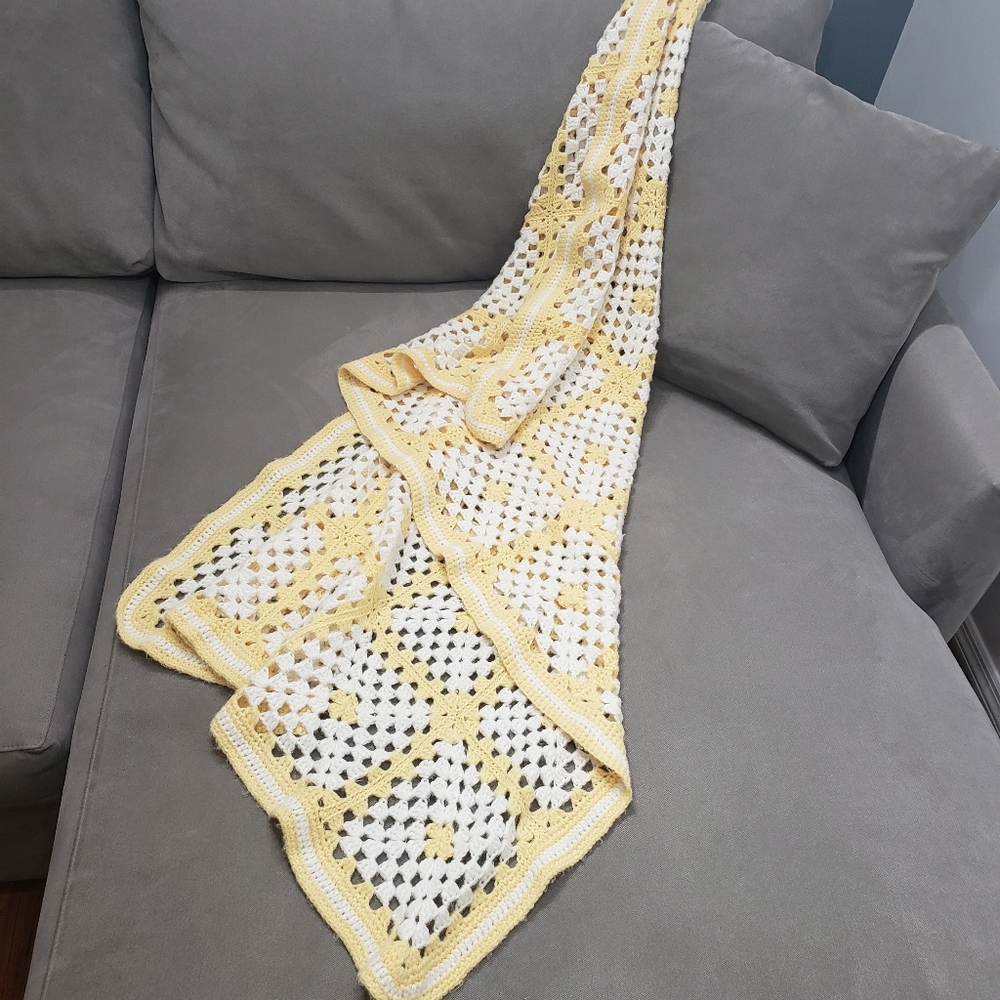 Vintage Hand Crochet Afghan 59"x 39"